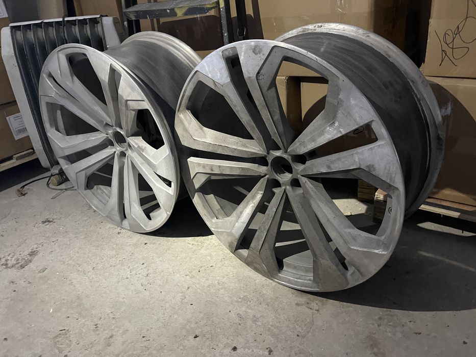 Оригінальний диск AUDI SQ8 R22 4m8 10x22 et21 4m8601025k під покраску