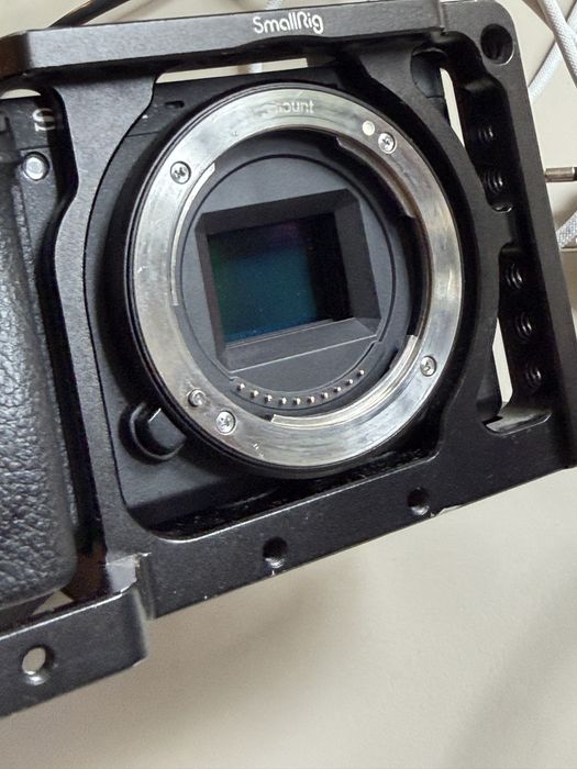 Sony a6400 + klatka SmallRig + baterie