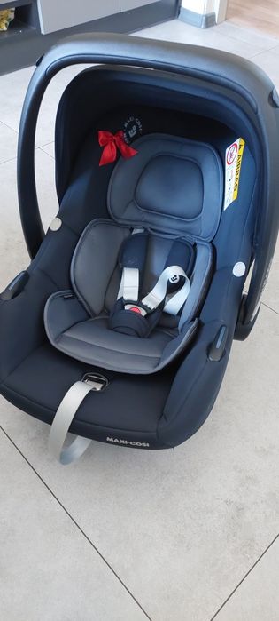 Sprzedam Fotelik Maxi Cosi z bazą