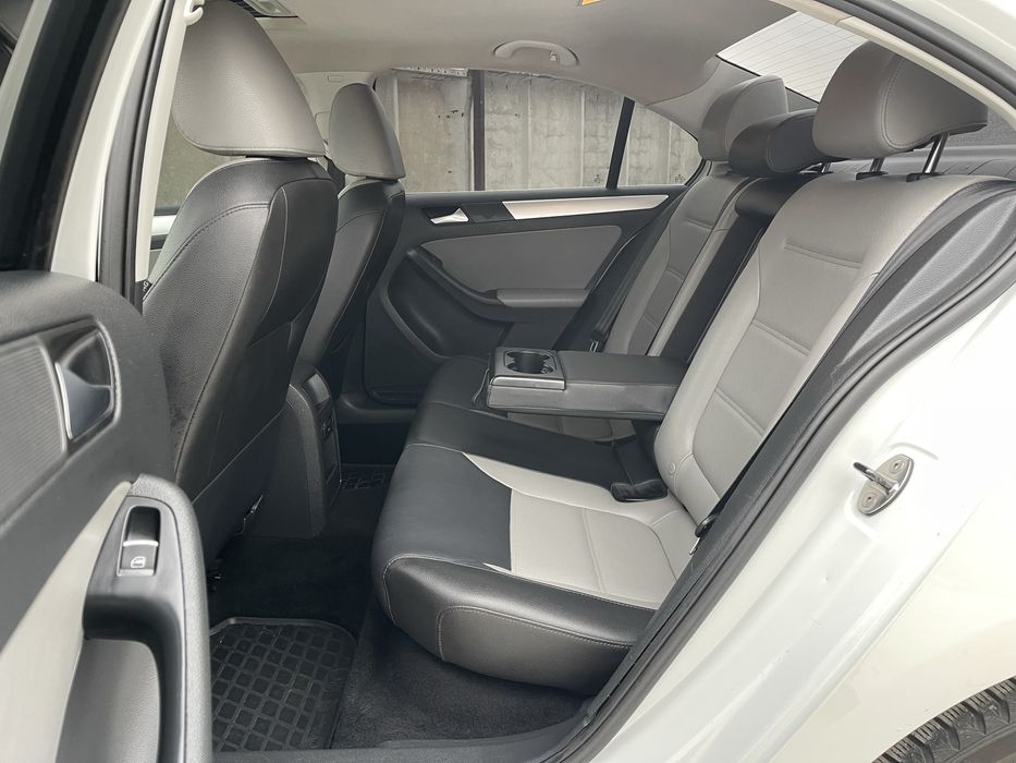 Volkswagen Jetta Hybrid 2012