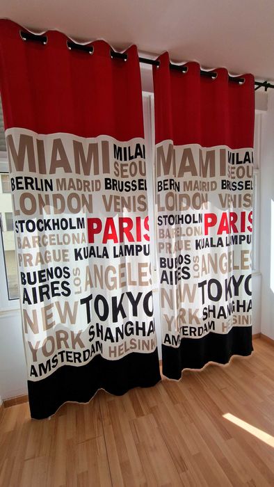 Cortinas de quarto Nomes de cidades e almofadas