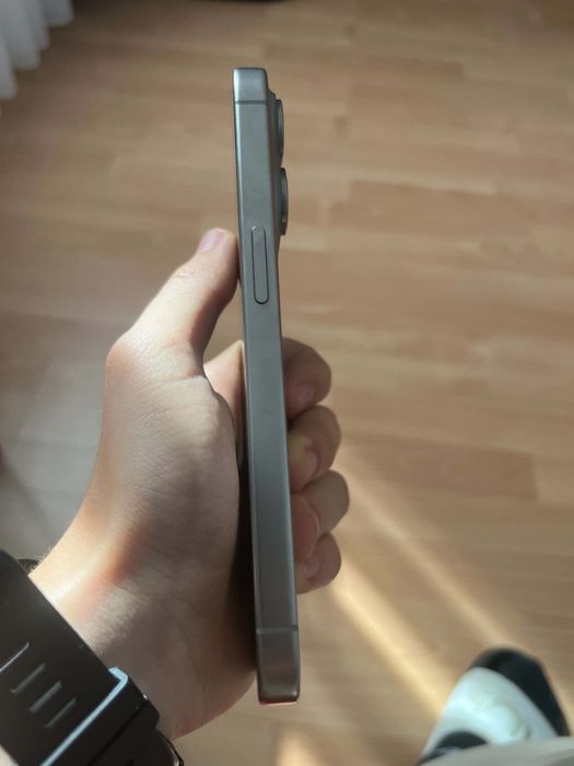 iPhone 15 pro          .