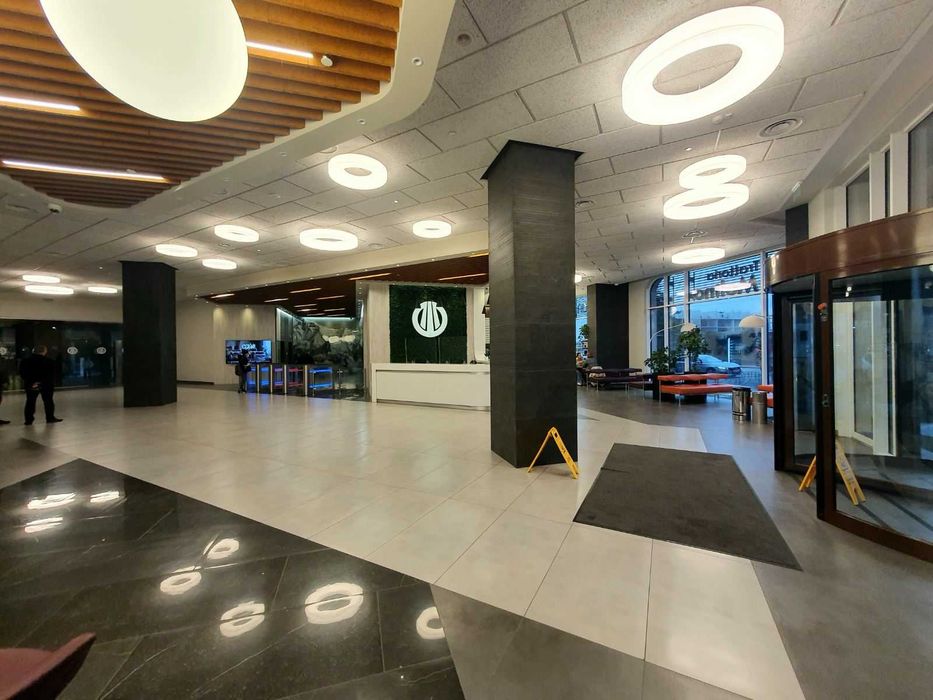 Деловен простор, 2100 m²