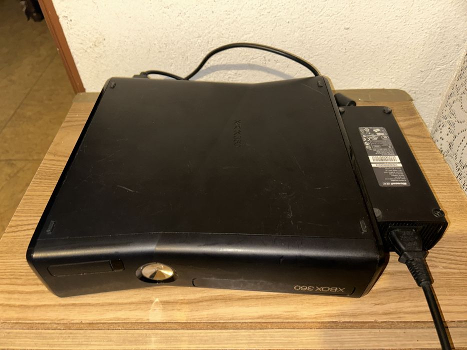 Xbox 360 para Peças/Arranjo & Controlador Funcionando