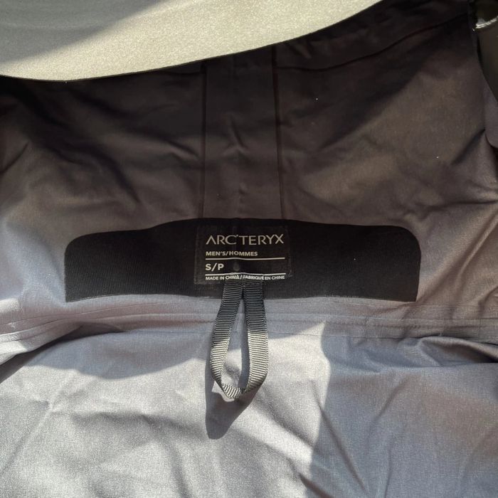 Вітровка Arc'teryx Alpha SV Jacket  "Dark Magic" Edition