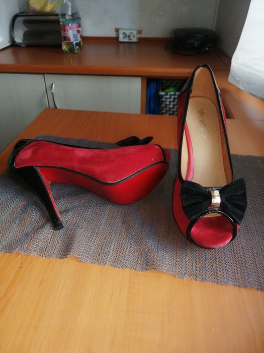 Bordowe szpilki rozm 39