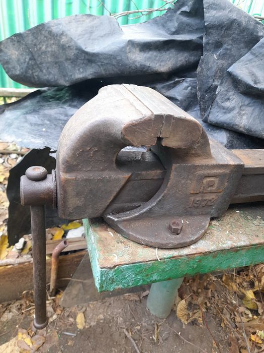 Тиски ссср. Стамеска ссср.