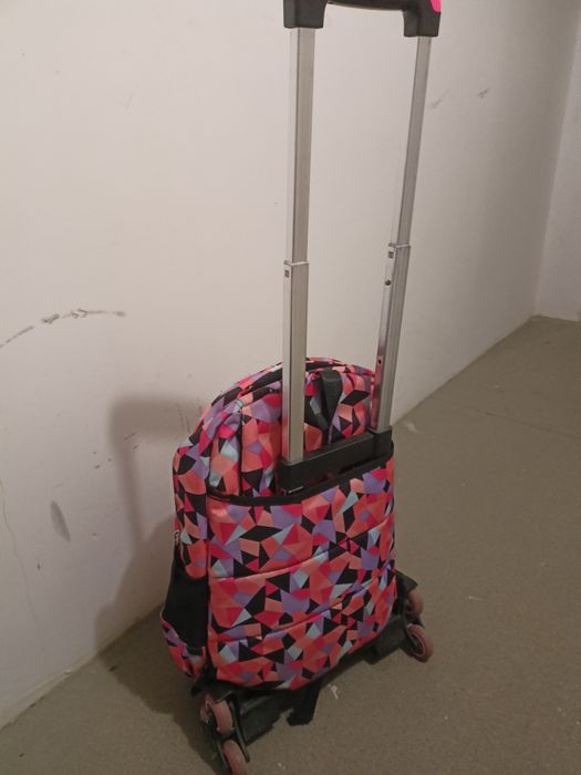 Plecak szkolny na kółkach