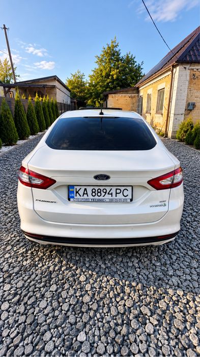 Ford Fusion Hybrid  2016 — В АРЕНДУ