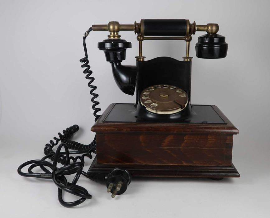 Telefone antigo em madeira (Ref. 5)