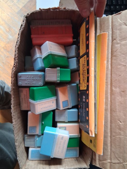 Slajdy 300 szt nowe nie uzywane