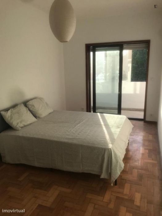 Quarto - localizado em Cedofeita Porto