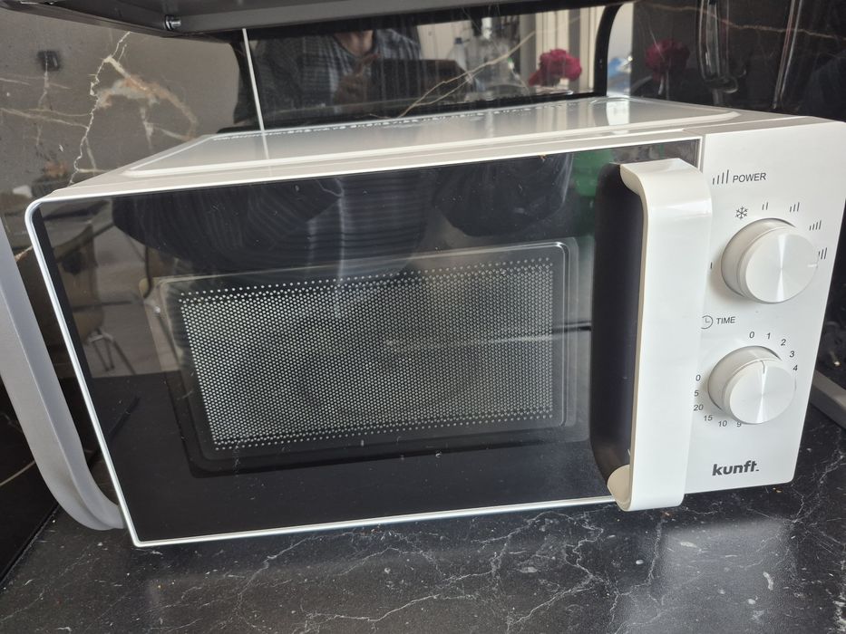 Vendo eletromesticos em estado de novo. 
Valor 
Micro-ondas