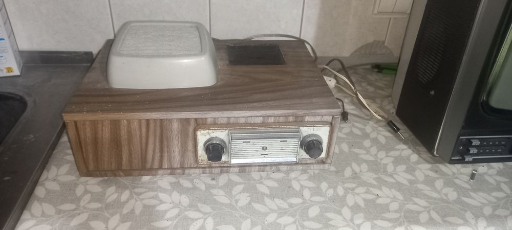 Rádio muito antigo