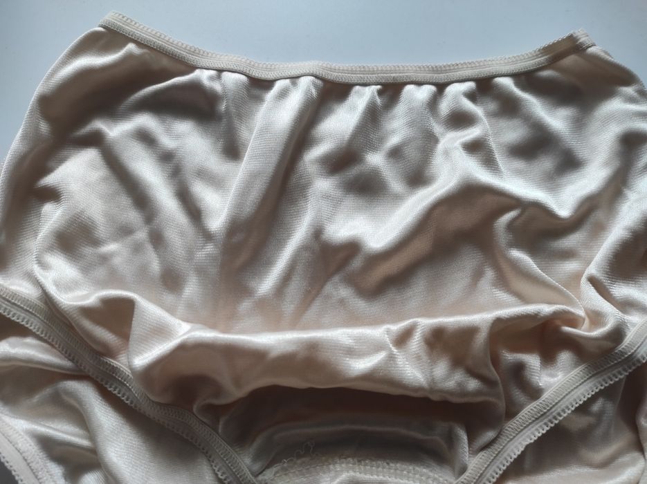 Figi połysk nylonowe r. M? czy S?