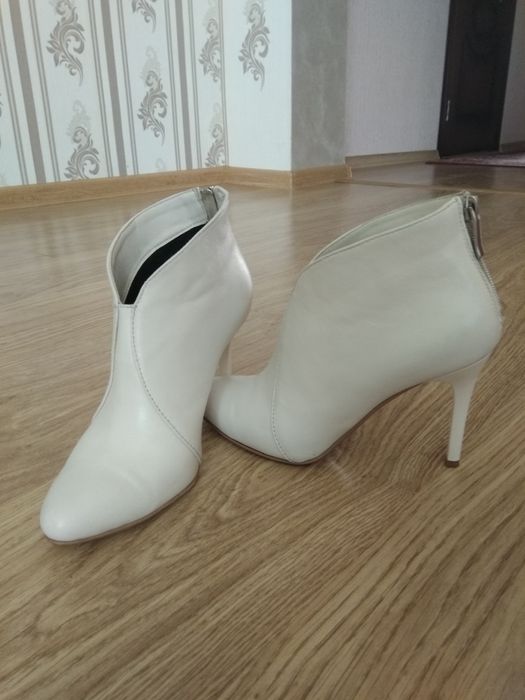 Вау!!! Продам СТИЛЬНІ черевички на весілля