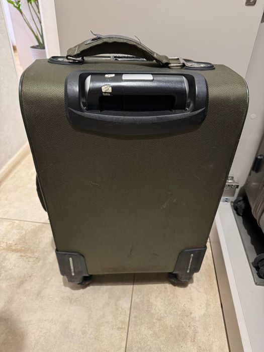 Дорожня валіза зелена