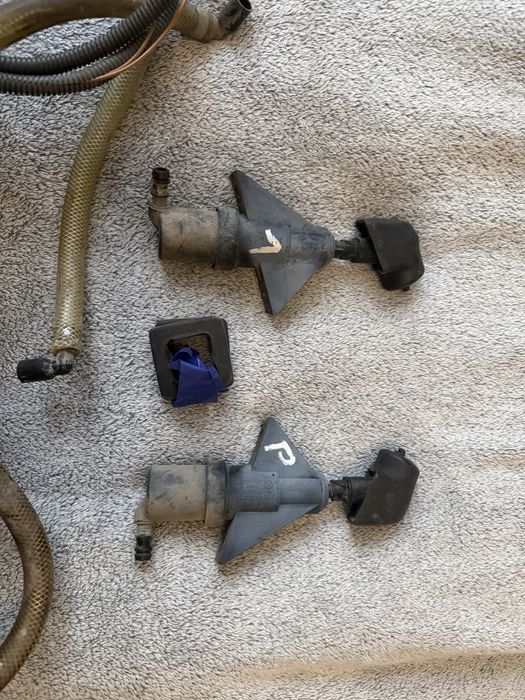 Spryskiwacze reflektorów vw t 4 lift .