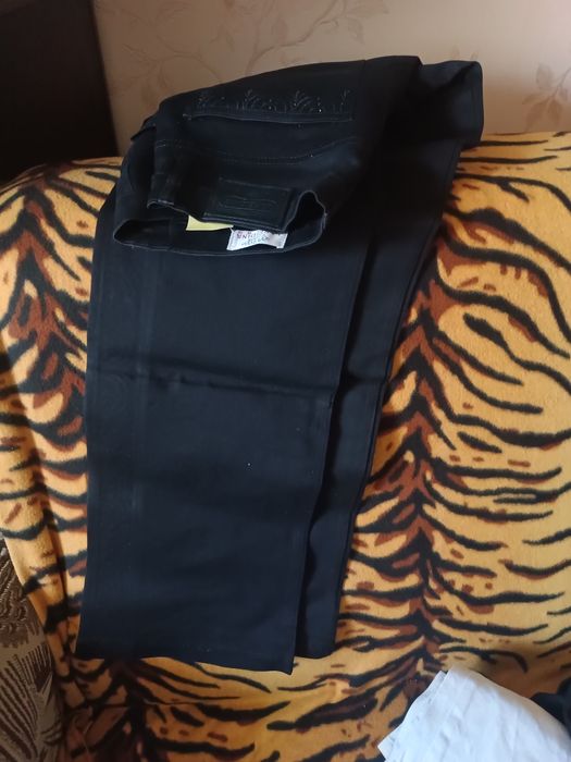 Продам джинсы женские черные