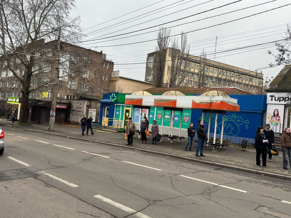 Пр.Центральний 41 кв.м. ТОП місце прохідняк біля зупинки