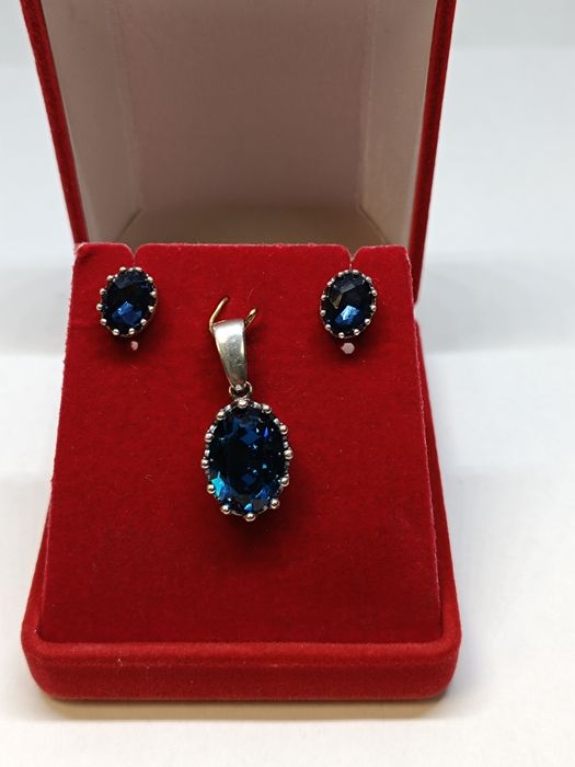 Srebrny komplet kolczyki wisiorek z granatowym oczkiem, srebro próby 925