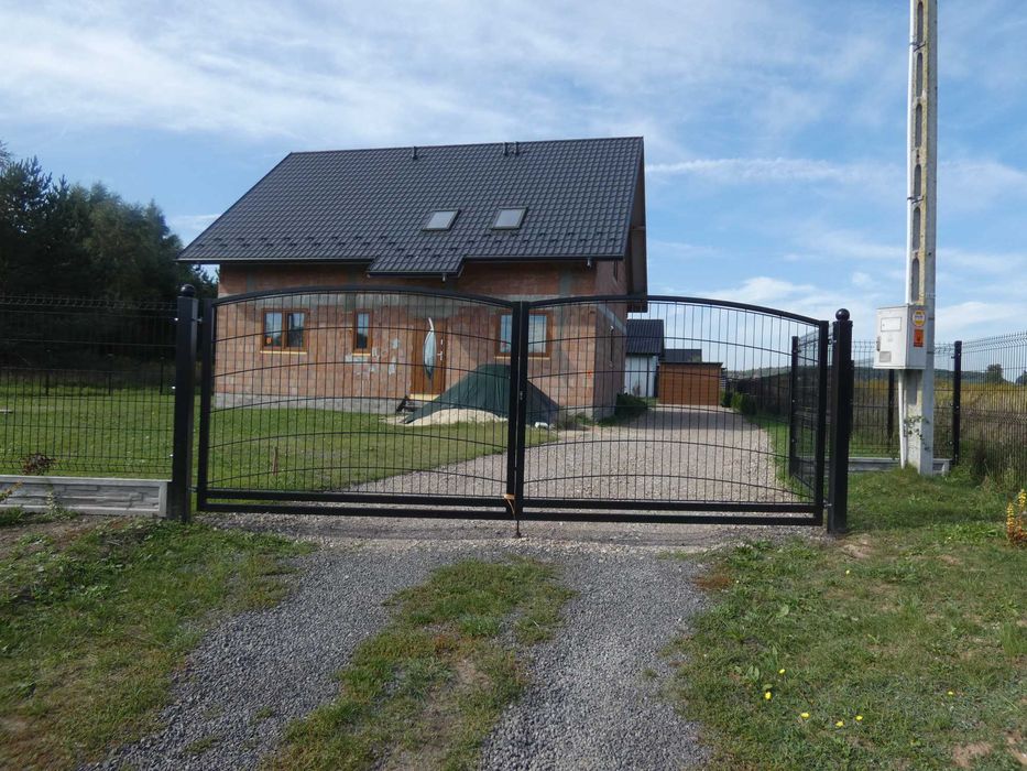 Brama ozdobna przesuwna dwuskrzydłowa wjazdowa