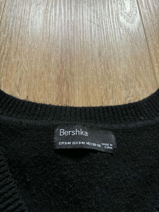 Czarna dzianinowa kamizelka męska bezrękawnik Bershka S-M