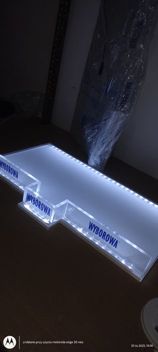 Podświetlana półka na butelki - nowa
