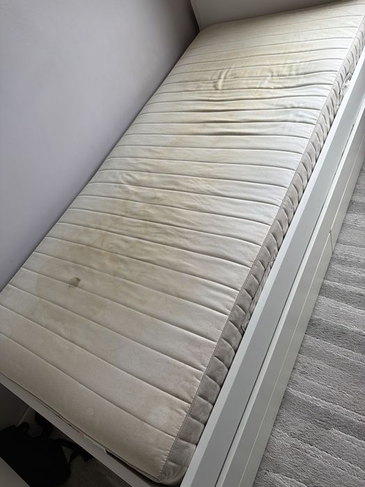 Colchão de molas ikea