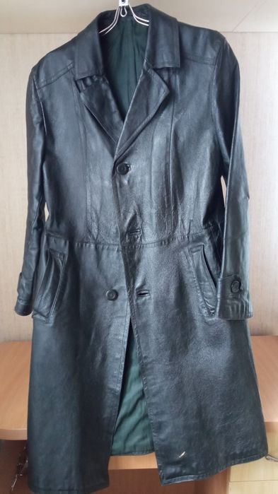 Плащ кожаный мужской черный добротный. Размер 52.
