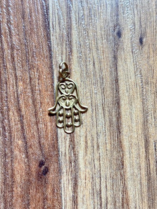 Złota zawieszka,ręka Fatimy,585