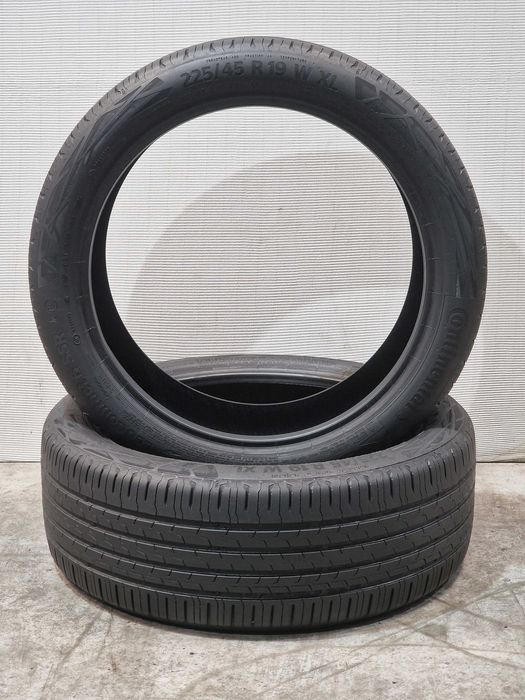2 Pneus 225/45R19 CONTINENTAL (RFT) Semi Novos