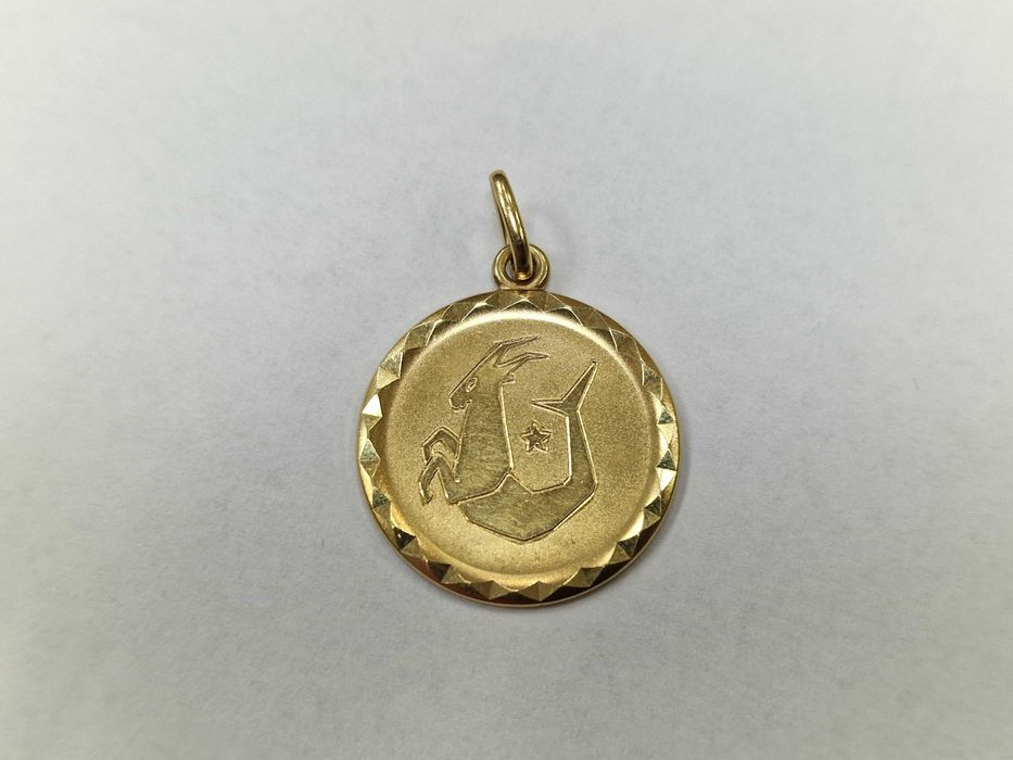 Złoty wisiorek damski/ męski/ Znak zodiaku Koziorożec/ 750/ 4.14 gram