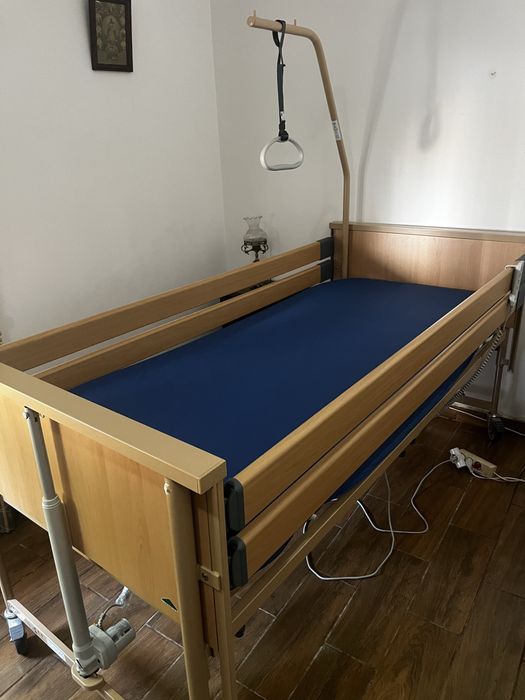 Cama Hospitalar Elétrica Burmeier com Colchão e Trapézio