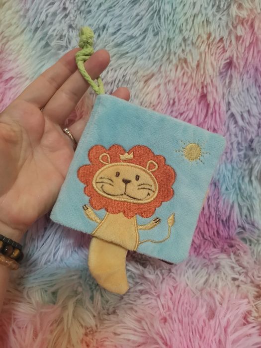 Babylove pluszowa książeczka sensoryczna zawieszka