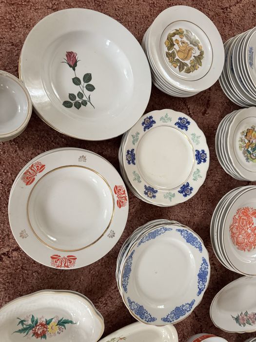 Тарілки СРСР з різним принтом