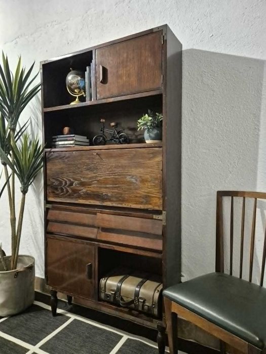 Estante / Prateleira / Escrivaninha / Vintage / Olaio / Anos 70 / Aparador