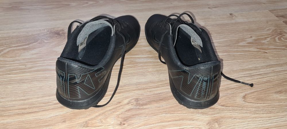 Дитячі футзалки Nike (36.5р)