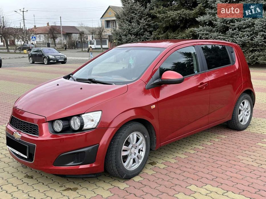 Chevrolet Aveo T300 (Хетчбек)