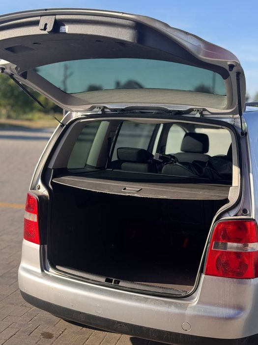 Продаю VW Touran 2003
