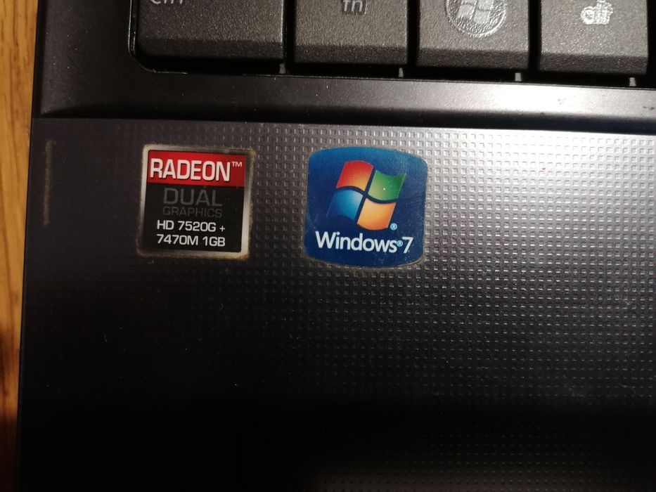 Selling Asus computer64309785571969122