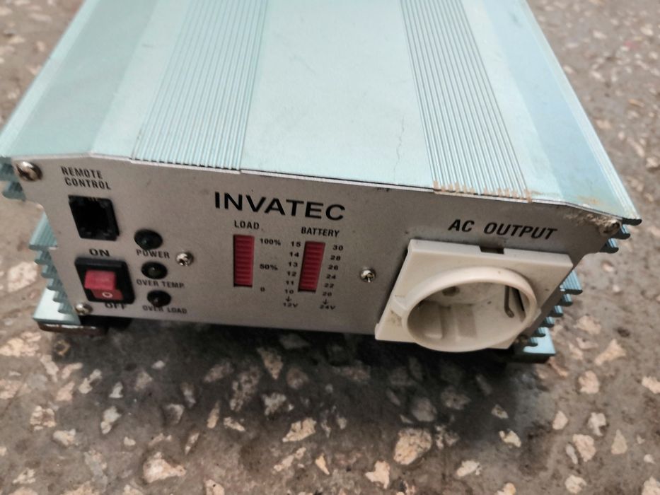 Przetwornica samochodowa Invatec PM - 1800. -  12 1700W12V 230V