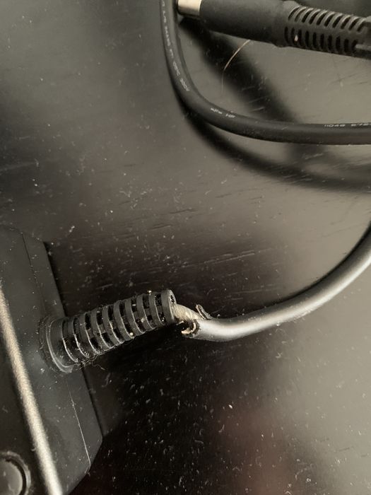 Carregador de computador HP e cabo de alimentação