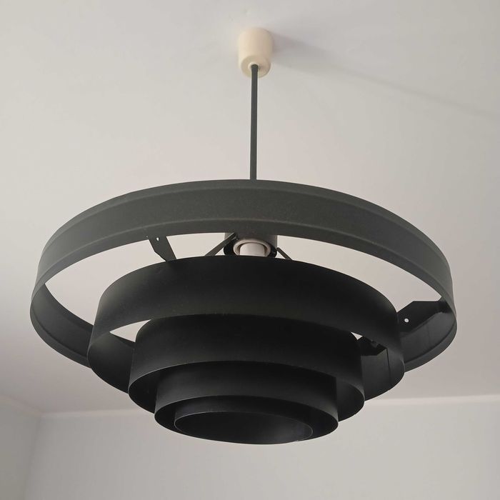 Lampa pierścienie Saturna