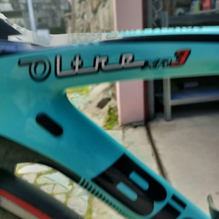 Bianchi Oltre XR3 com grupo elétrico SRAM Red