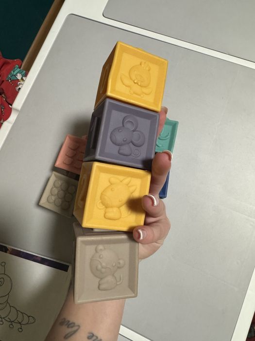 Резинові кубики; моторика