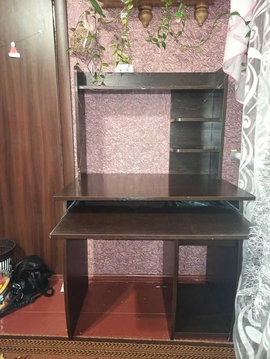 Продам стіл комп"ютерний.