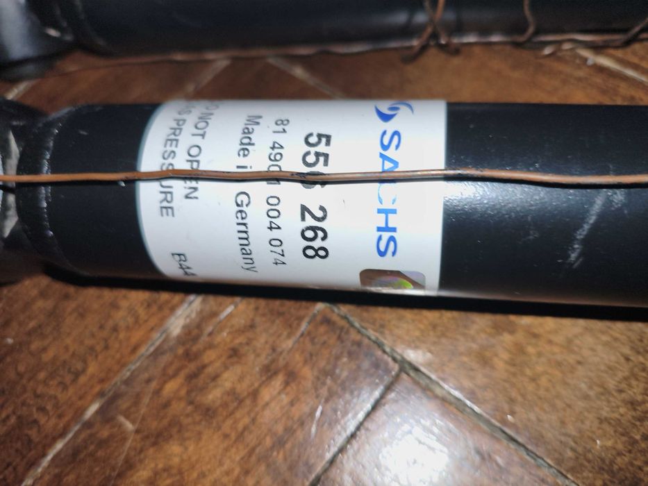 Амартизатори, відбійники+пильники,опора амортиз., нові для wag