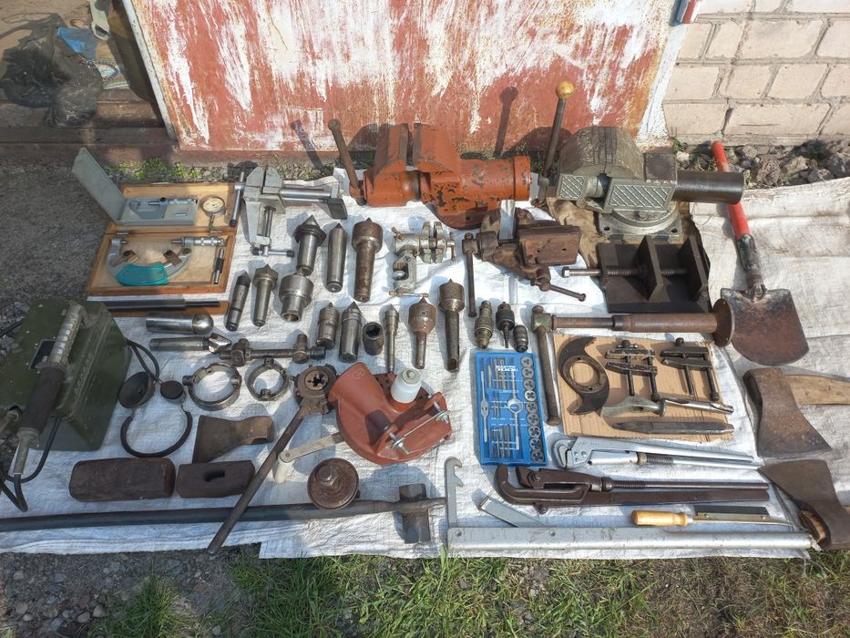 Инструмент токаря,  тиски,  измерительный, оборудование столярного, св
