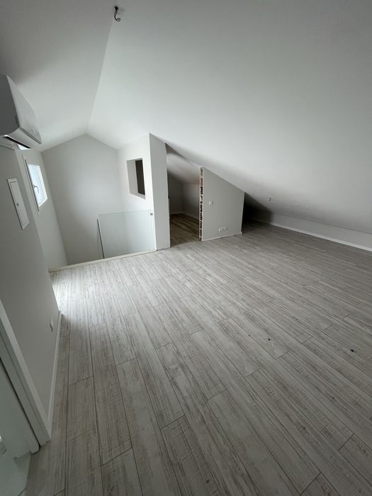 Particular - Moradia T4 com Piscina